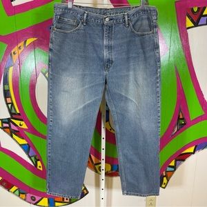 Levi's 550 Jeans. Size 42x30. In excellent used condition!